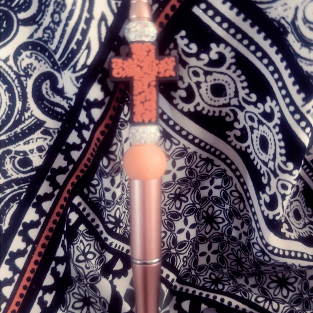 Elegant Cross Accent Pen in Rose Gold